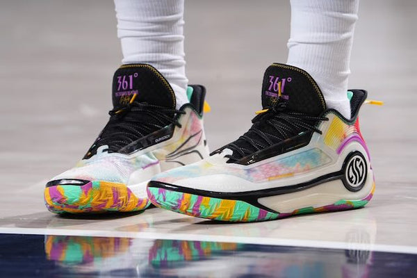 Een slimme NBA-ploeg negeert de wens van de basketbalfans en geeft zijn sterspelers geregeld Een slimme NBA-ploeg negeert de wens van de basketbalfans en geeft zijn sterspelers geregeld
