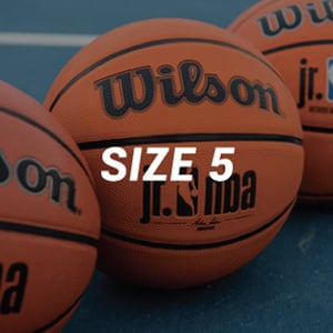 Wilson basketbal oranje in maat 5 voor kinderen.