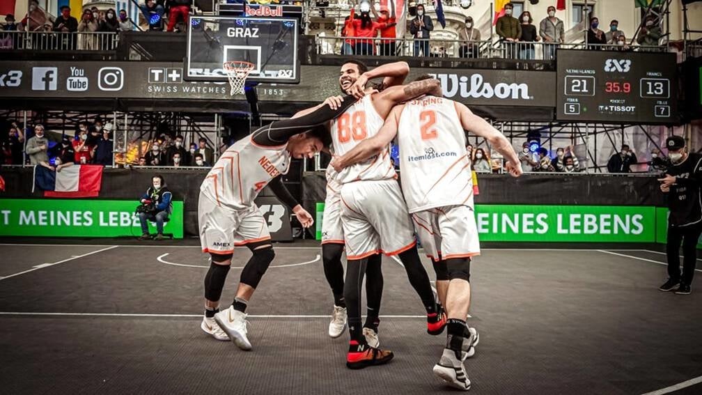 https://nos.nl/video/2519350-nederlandse-3x3-basketballers-grijpen-ticket-voor-spelen-in-parijs