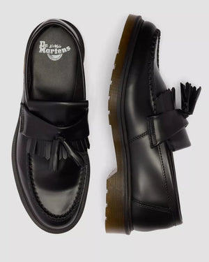 Dr. Martens Adrian Polished Loafer zwart, bovenaanzicht met binnenzoollabel en zijaanzicht.