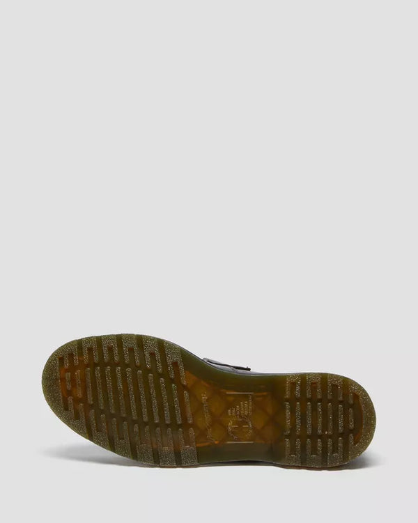 Dr. Martens Adrian Polished Loafer Cherry Red, onderaanzicht van de zool.