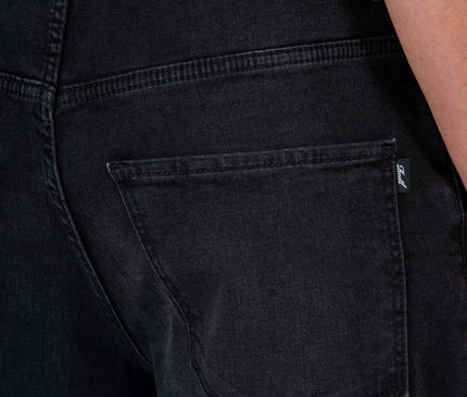 Reell-Solid-Jeans-black-wash-Model-Close-Up-Back-Pocket