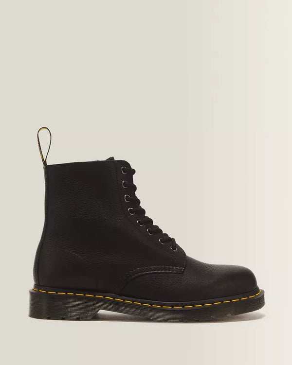Dr. Martens Pascal Ambassador zwart, zijaanzicht met hiellus.