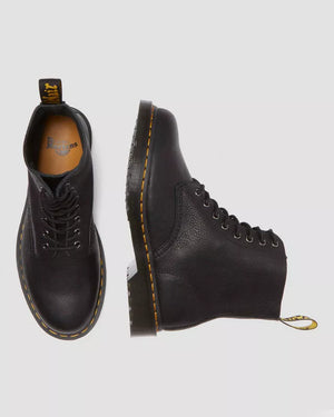 Dr. Martens Pascal Ambassador zwart, binnenzoollabel en zijaanzicht naast elkaar.
