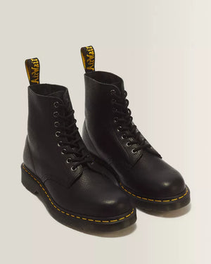Dr. Martens Pascal Ambassador zwart, paar naast elkaar, andere hoek.