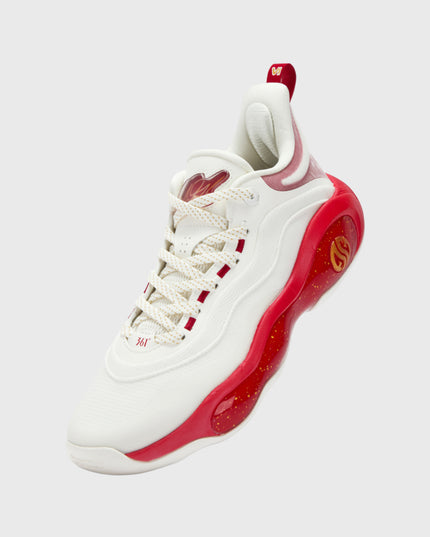 361 AG6 First Flight Red basketbalschoen zwevend in de lucht met rode zool en witte upper met gouden details