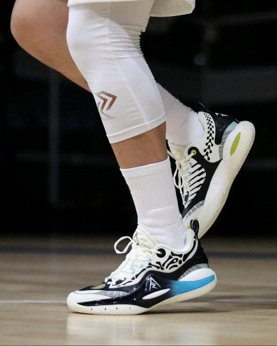 Rigorer AR2 Basketbalschoen Code Blue Skeleton