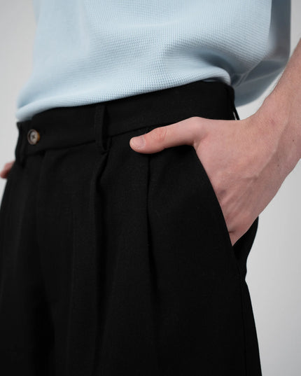 Prohibited Newport Pleated Shorts Zwart