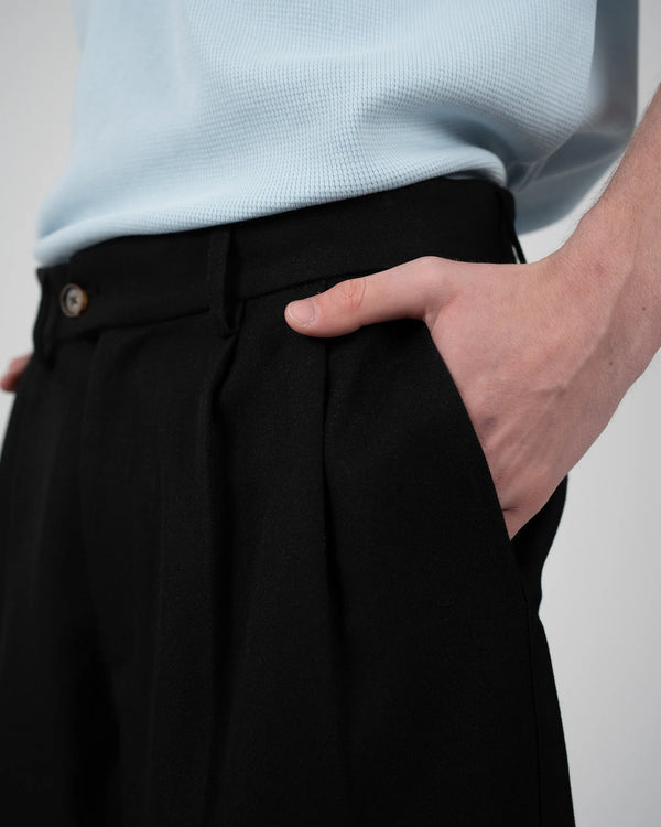 Prohibited Newport Pleated Shorts Zwart