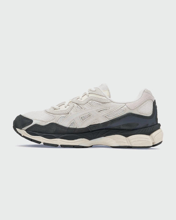 sics Gel NYC Sneaker Beige / Grijs links
