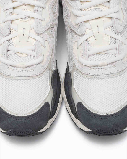 sics Gel NYC Sneaker Beige / Grijs boven aanzicht