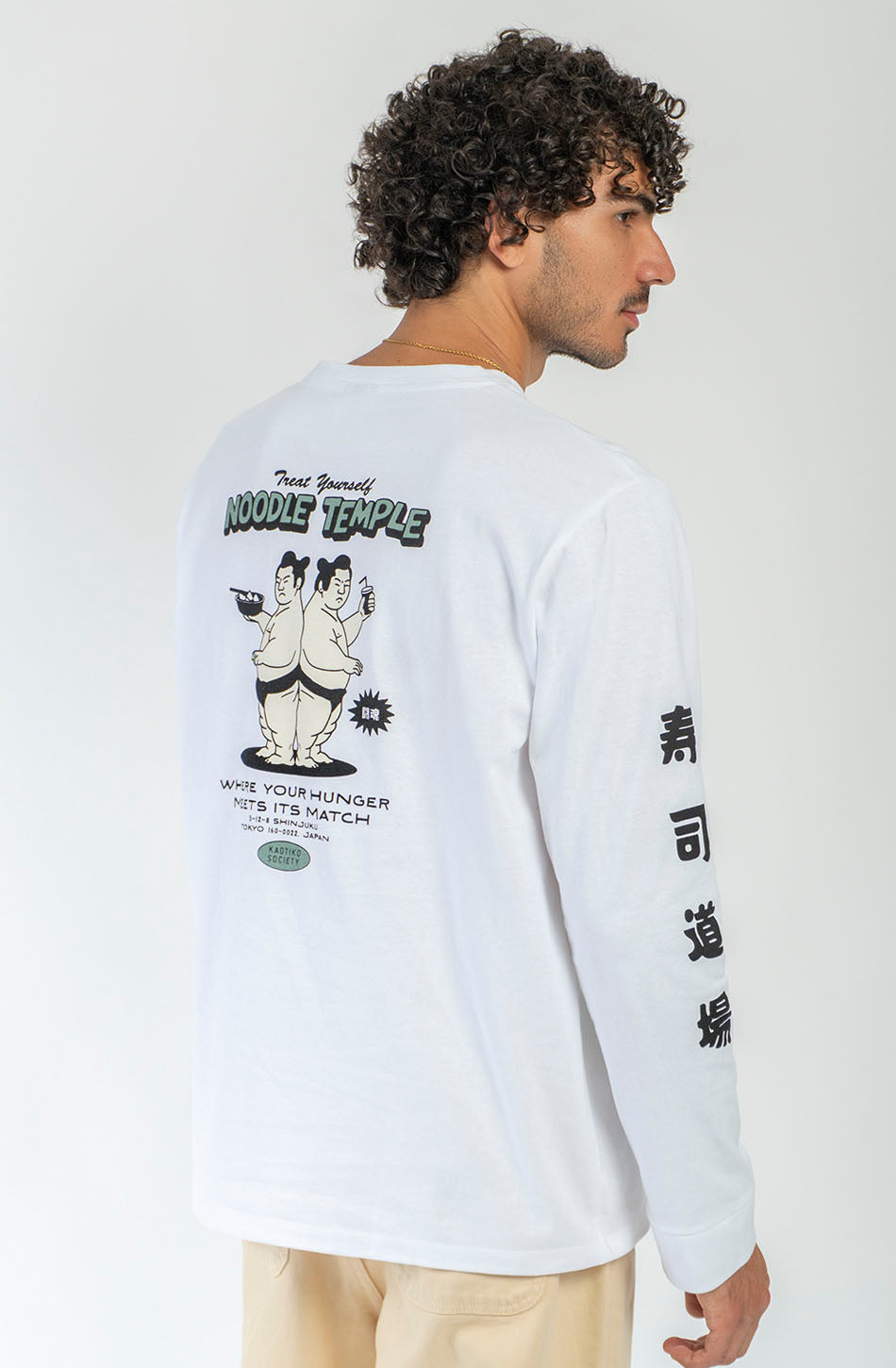 Kaotiko Noodle Temple longsleeve wit, achterkant met print en karakters op de mouw