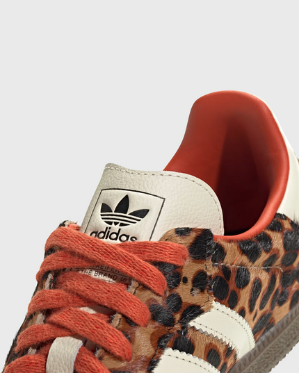 Adidas Samba OG Panter close up 