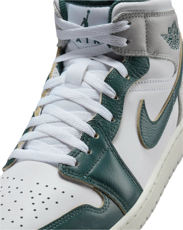 Air Jordan 1 Mid ingezoomd op de voorkant nike