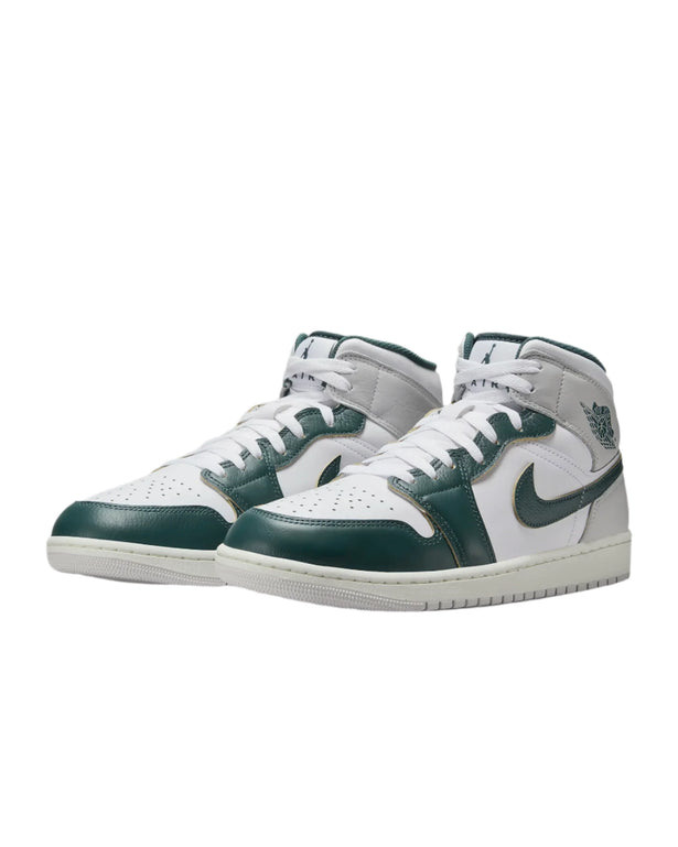 Air Jordan 1 Zijkant met groen nike 