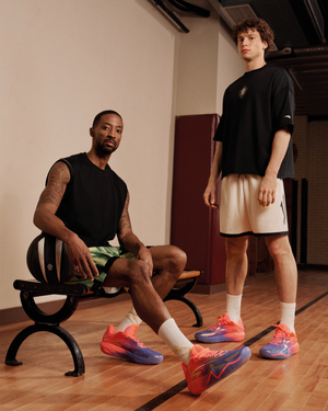 Anta KAI 3 432HZ sfeerbeeld basketballers gymzaal 
