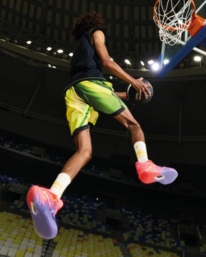 Anta KAI 3 432HZ sfeerbeeld basketballer in actie