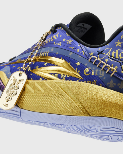 Anta KAI 3 Mentality close up achterkant zijkant linkerschoen label kyrie irving 