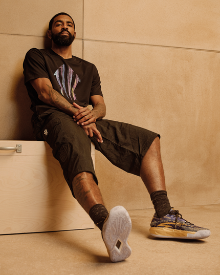 Anta KAI 3 Mentality sfeerbeeld met kyrie irving basketbalschoenen