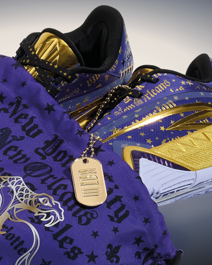 Anta KAI 3 Mentality close up shot opbergtasje label kyrie irving 