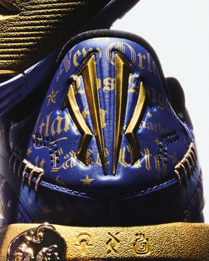 Anta KAI 3 Mentality detail kyrie irving logo goud paars