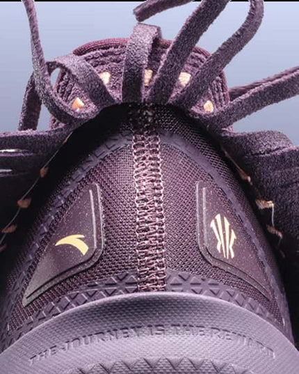 Anta KAI 1 Chief Hela Crown Jewel Basketbalschoen Paars cu achterkant detail foto aanzicht