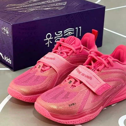 Anta Kai 1 Basketbalschoen jelly met doos op basketbalveld