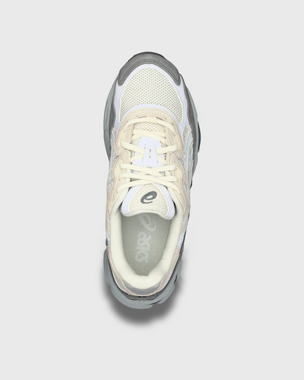 Asics Gel NYC Sneaker Cream White bovenaanzicht upper schoen veters en insole
