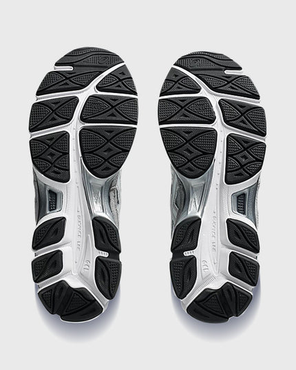 Asics Gel NYC Sneaker wit / Grijs zoolaanzicht