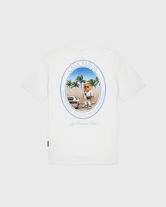 Baron Filou Oval Backprint CLXIX T-Shirt Wit achterkant opdruk beer bij auto palmbomen