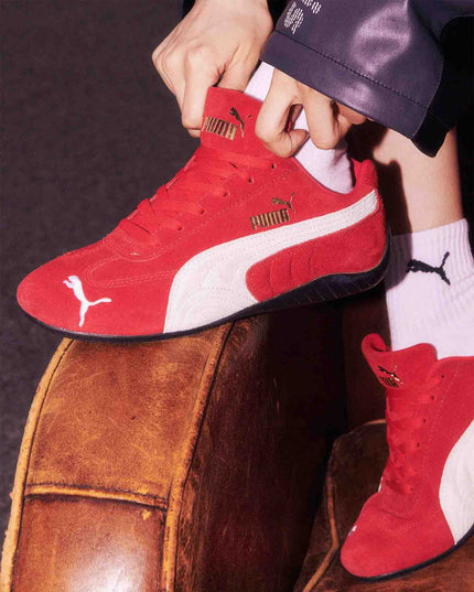 De Puma Speedcat OG Rood feet