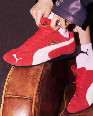 De Puma Speedcat OG Rood feet
