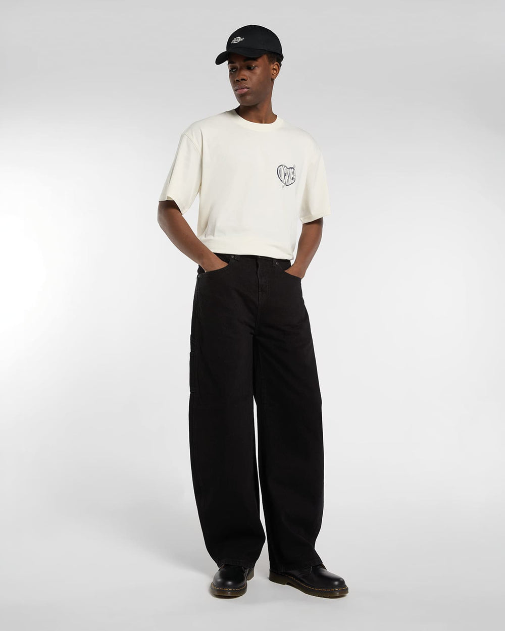 Dickies 998 Baggy Barrel Carpenter Lange Broek Zwart vooraanzicht model onderkant