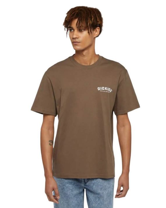 DickiesBuilderT-shirtBruin Voorkant model