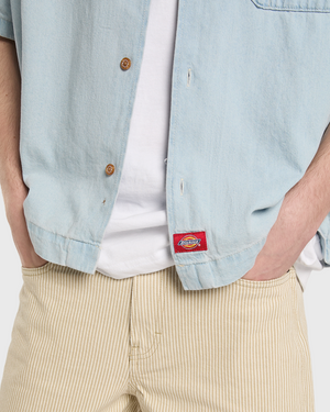 Dickies Denim Shirt SS Lichtblauw logo dickies