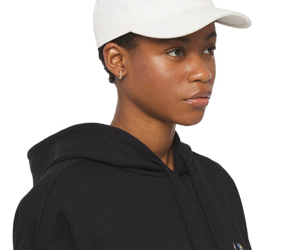 Dickies-Hardwick-Denim-6-Panel-Baseballcap-White-With-Female-Model