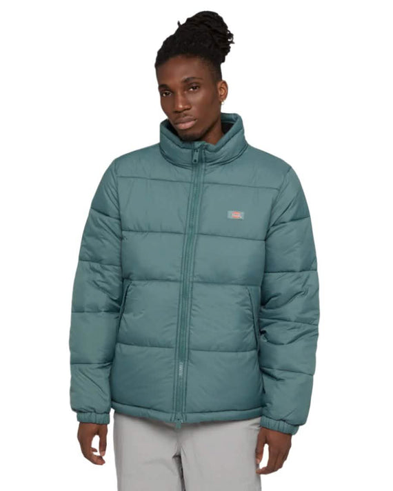 DickiesWaldenburgPufferjasGroenModelVooraanzicht