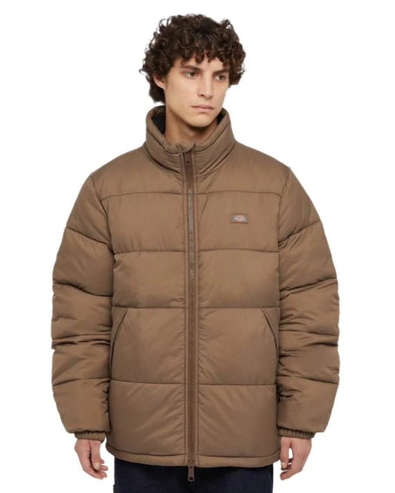 Dickies_Waldenburg_Pufferjas_Bruin_Voorkant_Model