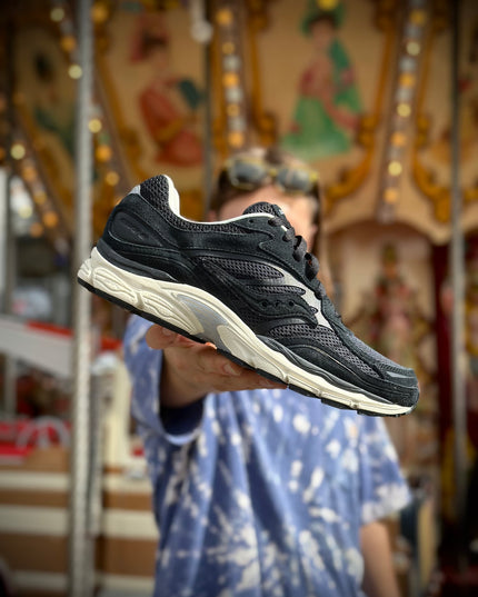 Saucony Progrid Omni 9 Sneaker Zwart