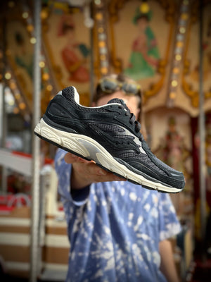 Saucony Progrid Omni 9 Sneaker Zwart