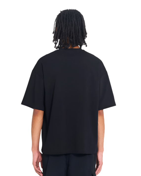 Het Vicinity Key T-shirt Zwart: een stijlvol statement shirt met een opvallende sleutelprint. Exclusief bij Burned Sports.