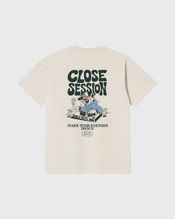 Kaotiko Close Session T-shirt Creme chterkant opdruk kat achter draaitafel close session logo groen creme
