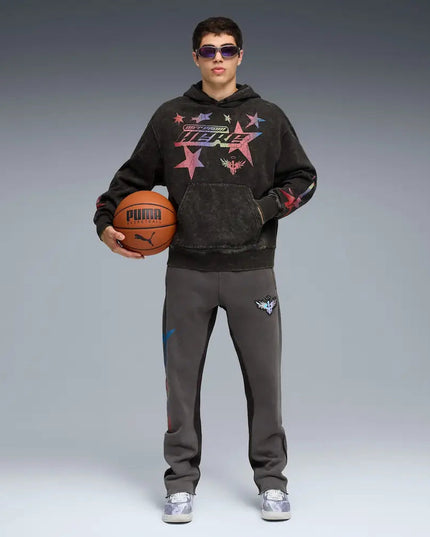 Puma MB.04 Team LaMelo Ball Basketbalschoen Grijs close up on feet 