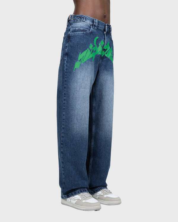 Mirage Denim Groen Zijaanzicht met model 