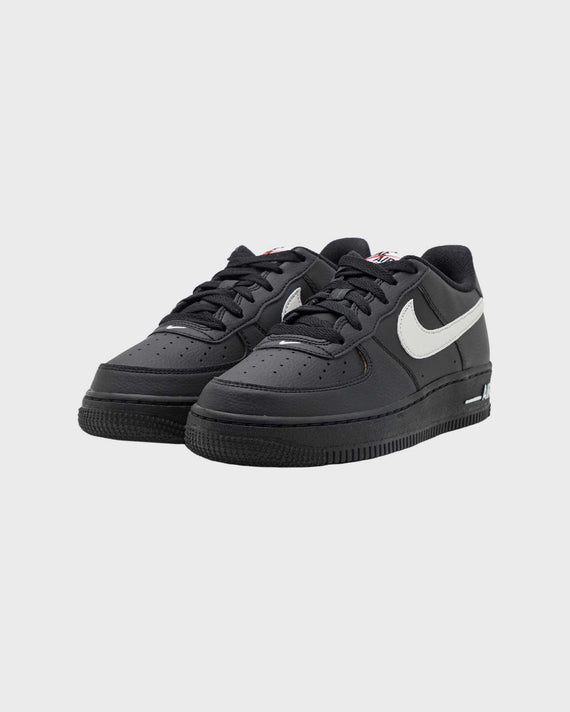 Nike Air Force 1 GS Zwart Wit zijaanzict