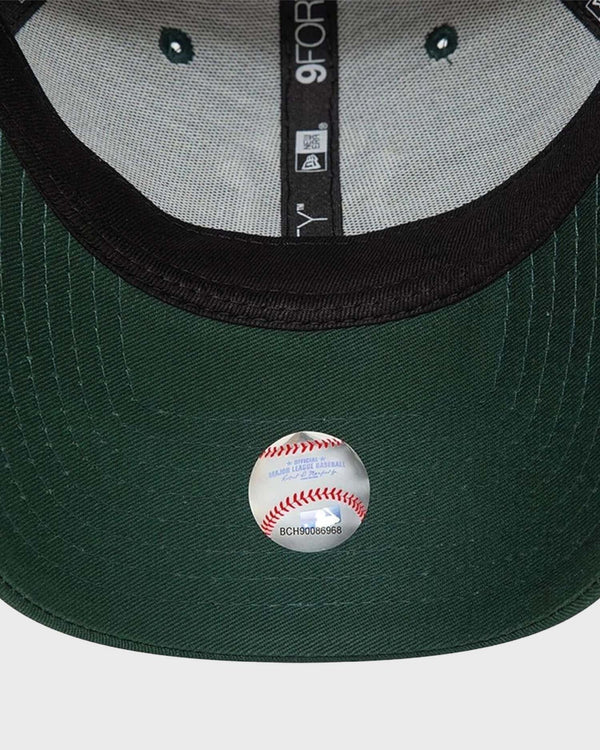 New York Yankees League Essential 9Forty Adjustable Cap Green 