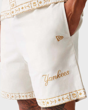 New York Yankees Taping Shorts Off White
