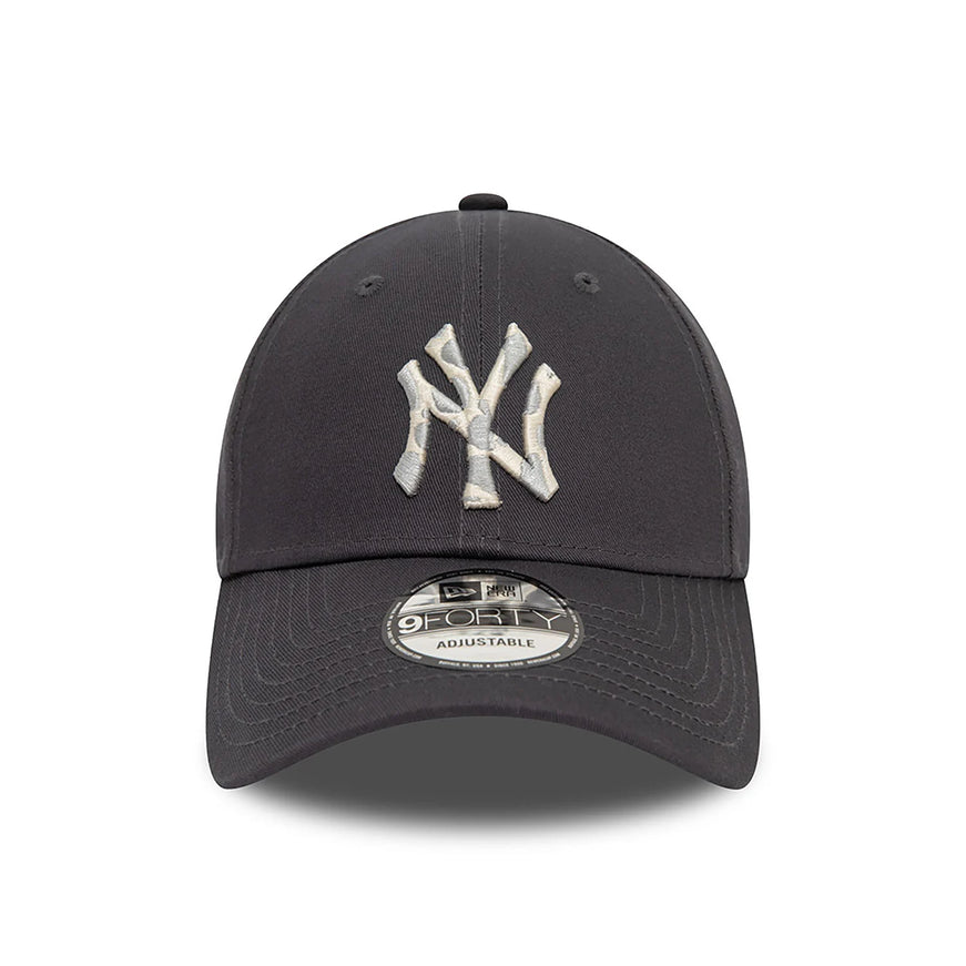 New-Era-New-York-Yankees-Animal-Infill-9Forty-Adjustable-Cap-Grey-Center