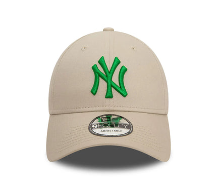 Casquette ajustable New York Yankees League Essential 9Forty vert beige