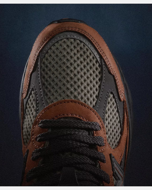 New Balance 2010 Sneaker Bruin Zwart stock foto zool new balance